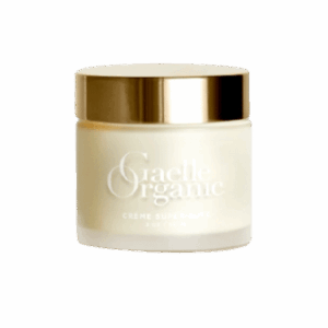 Crème hydratante de luxe utilisée lors des soins visage ONA à l'institut de beauté d'Alfortville, France.